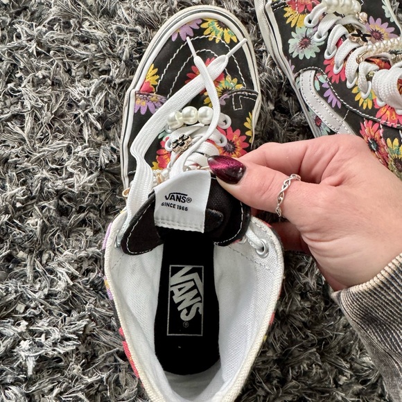 Women’s Boho Floral Vans Sk8-Hi With Custom Charms size 9 - Picture 8 of 9